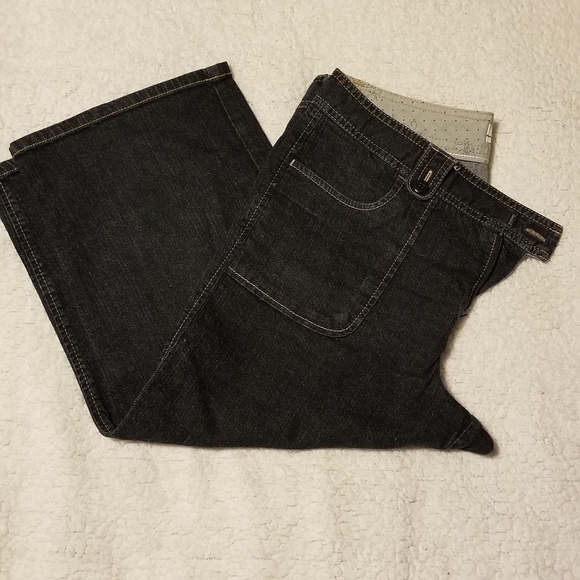 Docker's Women's Favorite Fit Cropped Jeans - Picture 1 of 13